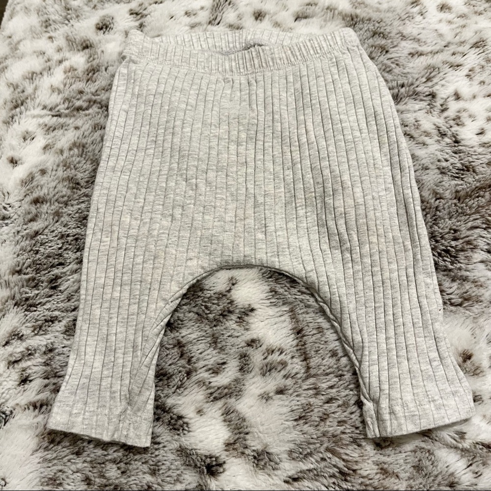 Gender Neutral Gray Ribbed Ultra Stretchy Pants Size 3-6 Months Baby